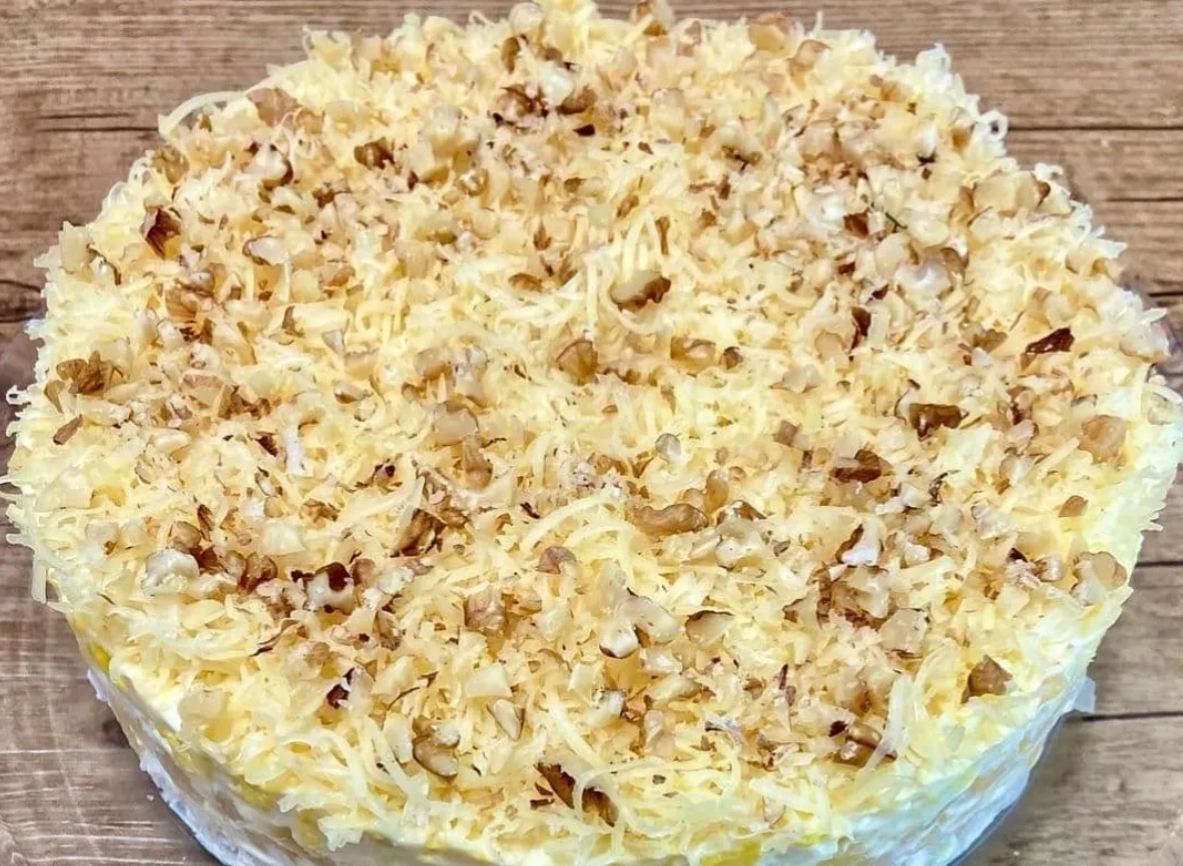 Салат з ананасами: смачний рецепт, від якого всі ахнуть за столом